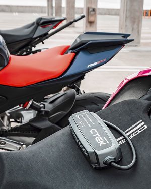 Batteriladere til motorcykler